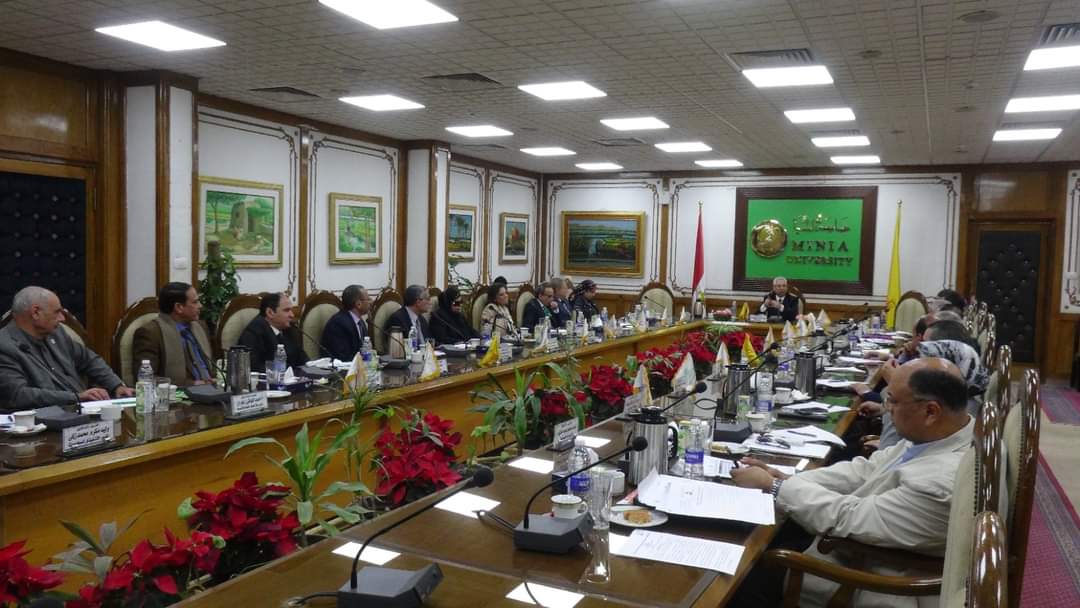 مجلس جامعة المنيا يقر الخطة الشاملة الرئيسية المستقبلية للمستشفيات الجامعية بإنشاء مدينة طبية متكاملة ومستشفى للطوارئ والسموم والحروق 