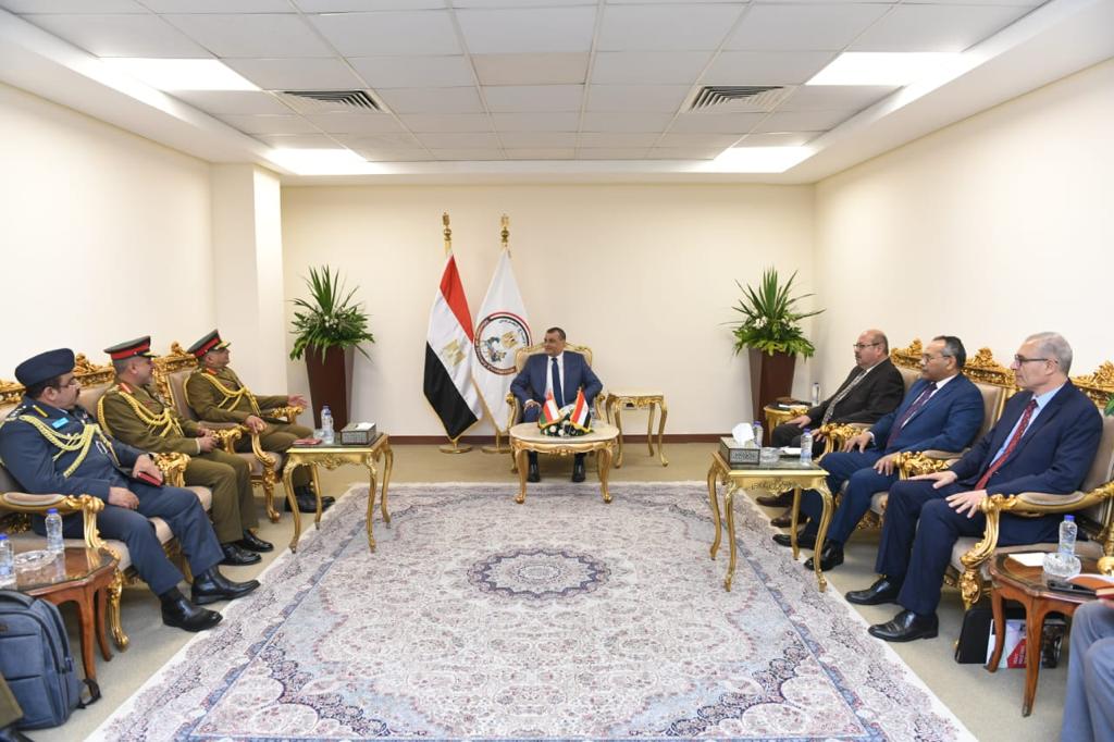 صلاح الدين يبحث مع مدير البحوث والصناعات العسكرية العمانية موضوعات التعاون ذات الاهتمام المشترك