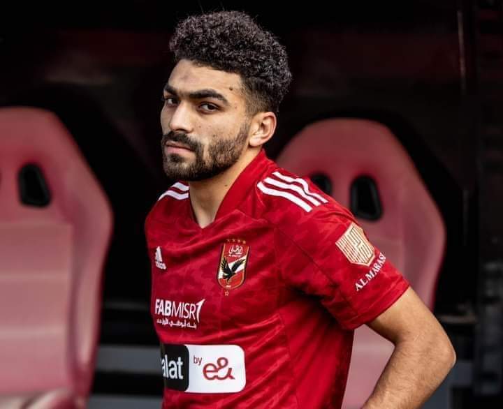 شاهد.. طرد لخالد عبدالفتاح والأهلي يستكمل المباراة ب 10 لاعبين 