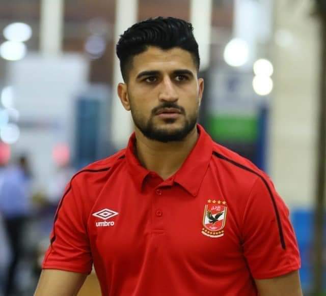 بالفيديو ... اعتداء الطاقم التدريبي للهلال على حارس الأهلي 