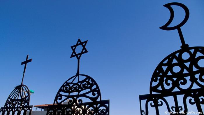 الأزهر: نرفض رفضًا قاطعًا الديانة الإبراهيمية والله لم ينزل دينه ليكون مطية لتحقيق المآرب السياسية

