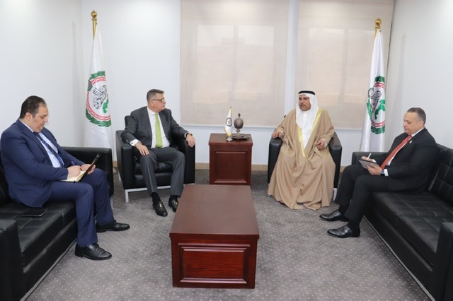  رئيس البرلمان العربي يلتقي رئيس لجنة حقوق الإنسان بمجلس النواب المصري