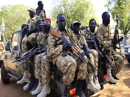 مصر تتابع بقلق بالغ تطورات الوضع في السودان
