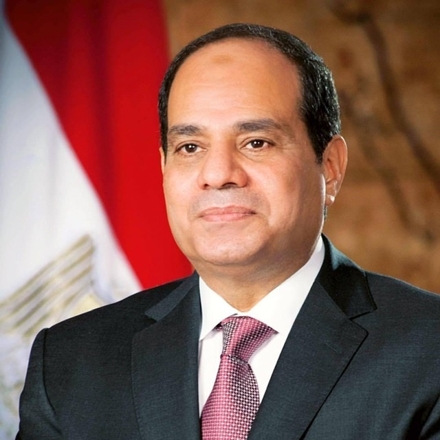 الرئيس السيسي يهنئ شعب مصر بمناسبة عيد تحرير سيناء