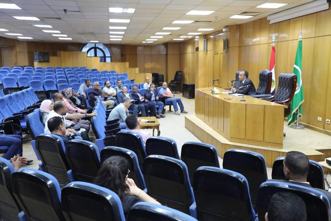 نائب محافظ المنيا يتابع معدلات تنفيذ مشروعات المبادرة الرئاسية 