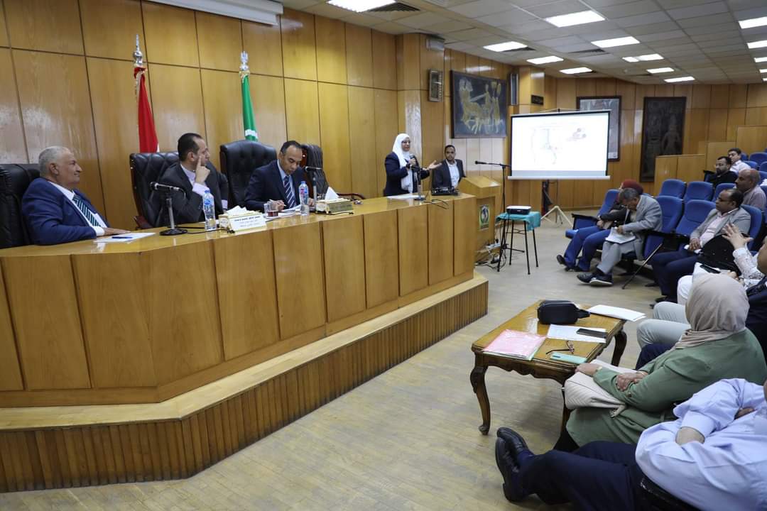 نائب محافظ المنيا يناقش مراحل وأهداف التحديث الخاص بالمخطط الاستراتيجى للتنمية العمرانية بمدينة المنيا