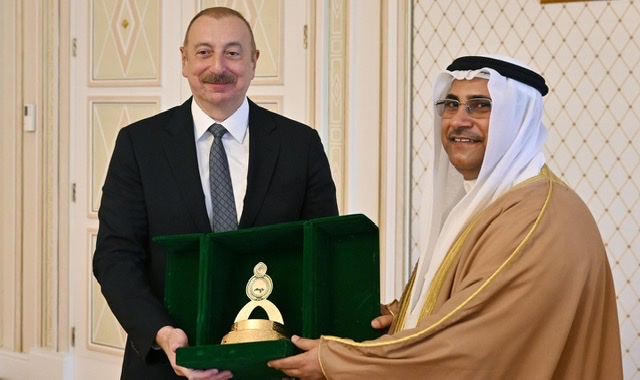 رئيس أذربيجان يستقبل رئيس البرلمان العربي في العاصمة باكو