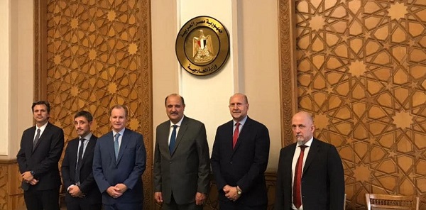 مساعد وزير الخارجية للشئون الأمريكية يستقبل وفدًا من المحافظين الأرجنتينيين

