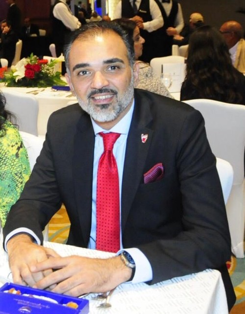 يوسف علي: إجماع منقطع النظير على تفرد البحرين بنشر  ثقافة التعايش بين الشعوب لتحقيق السلام

