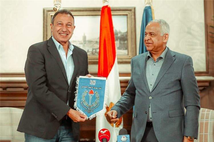 فرج عامر يفجر مفاجأة لجمهور الأهلي .. أعرف التفاصيل 


