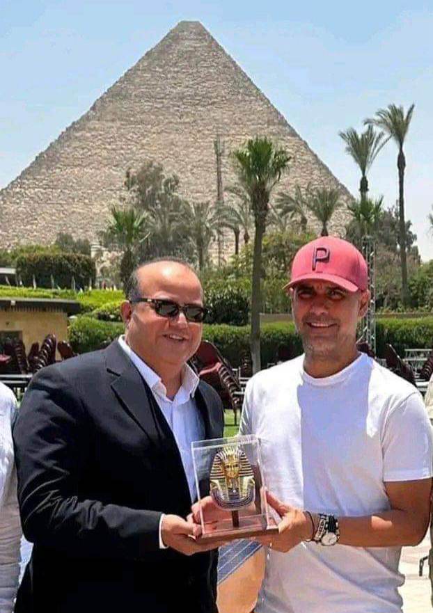 بالصور .. جوارديولا يقضى إجازته فى مصر


