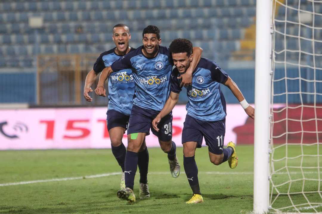 بيراميدز يضرب سموحة بخمساية ويضمن التأهل إلى دوري الأبطال 
