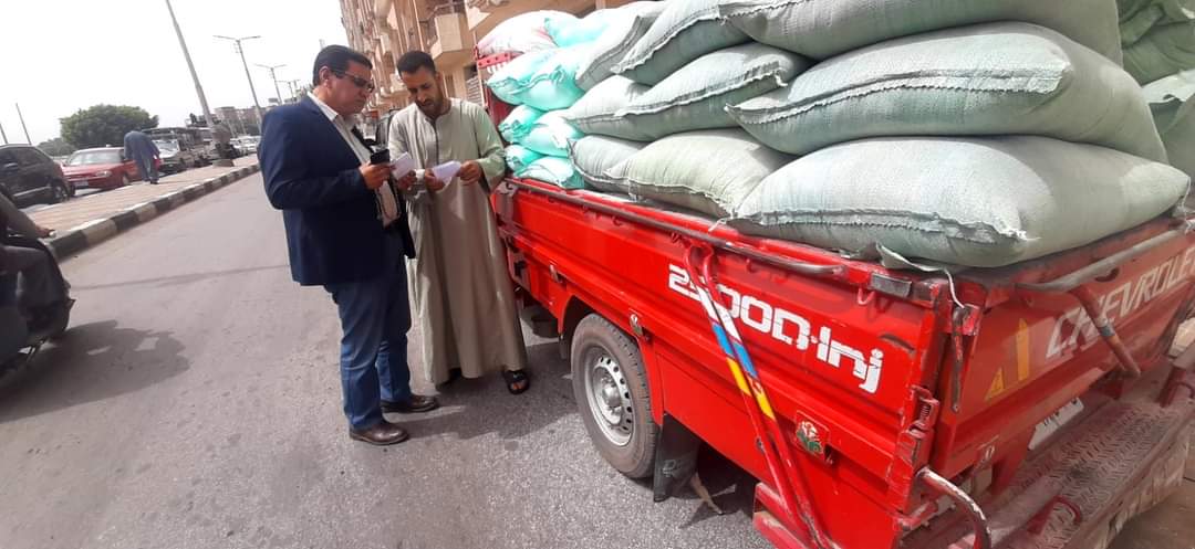 محافظ المنيا يتابع استمرار عمليات توريد القمح موجهاً إلى تشديد الرقابة والالتزام بالقواعد والاشتراطات المنظمة