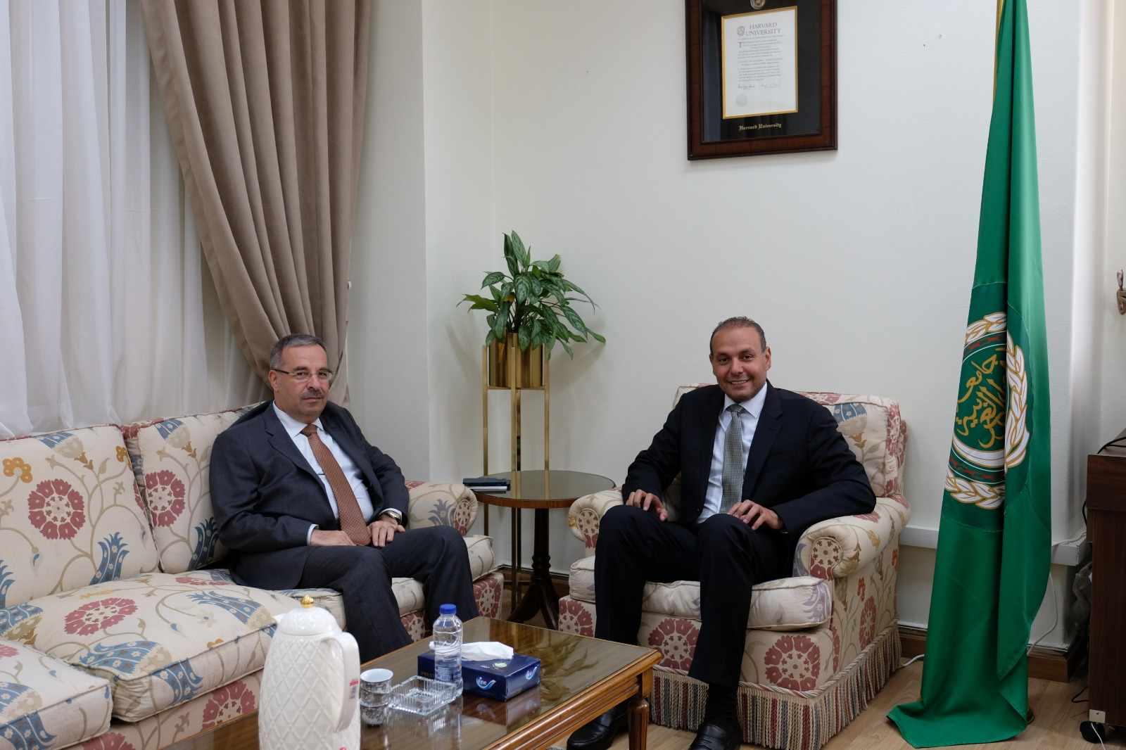 زيارة مجاملة من السفير السوري لرئيس قطاع الشؤون السياسية الدولية بالجامعة العربية 