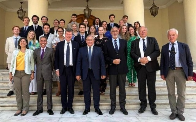 وزارة الخارجية تستقبل وفداً من الطلاب البلجيكيين المهتمين بالعلاقات الدولية