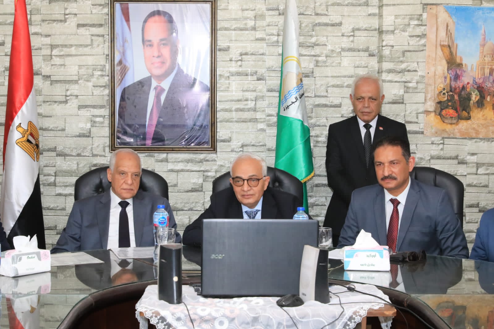 وزير التربية والتعليم ومحافظ الجيزة يتابعان سير الامتحانات من مقر غرفة العمليات بمديرية التربية والتعليم بالمحافظة   