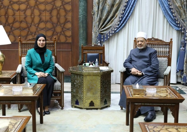 شيخ الأزهر يؤكد لـ السفيرة فوزية زينل اعتزازه بالعلاقة المتينة مع البحرين