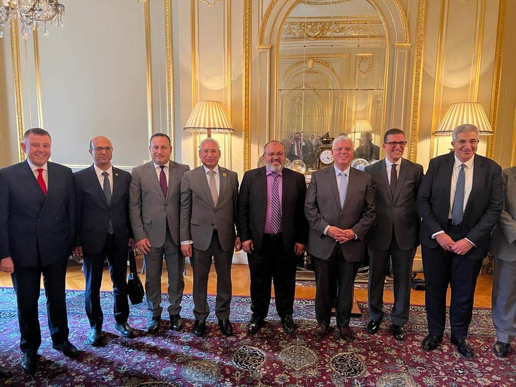 رئيس جامعة المنيا ضمن وفد وزارة التعليم العالي للاطلاع على التجربة البريطانية في مجال التوظيف والتطوير المهني بمؤسسات التعليم العالي