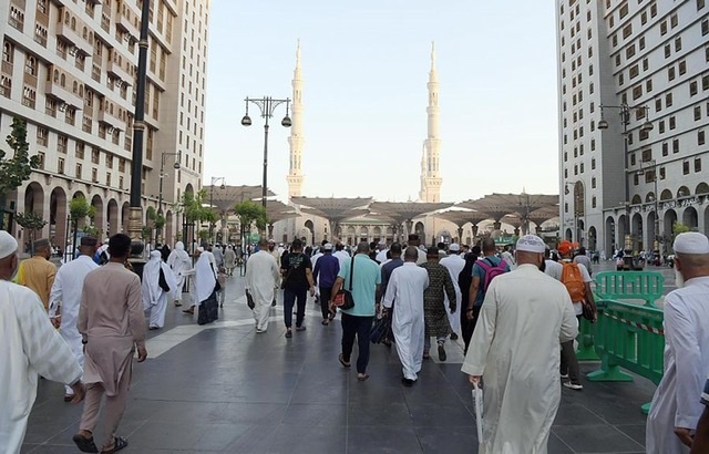 وصول أكثر من 142 ألف حاج إلى المدينة المنورة اليوم