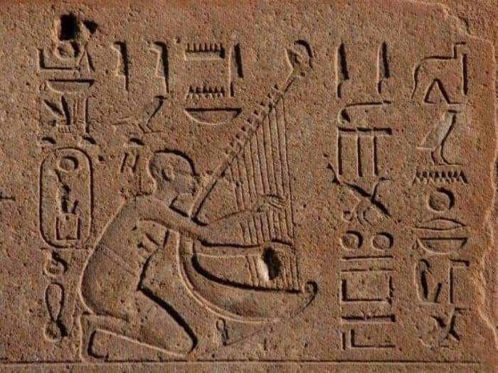 بالصور .. خبير أثري يعرض أسباب نشأة الموسيقي وتطورها في عهد  المصريين القدماء