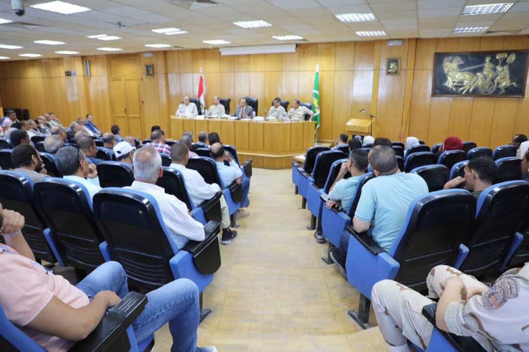 محافظ المنيا يكلف نائبه بعقد مؤتمر مع إدارة التراخيص والتفتيش والمتابعة بالهيئة الهندسية