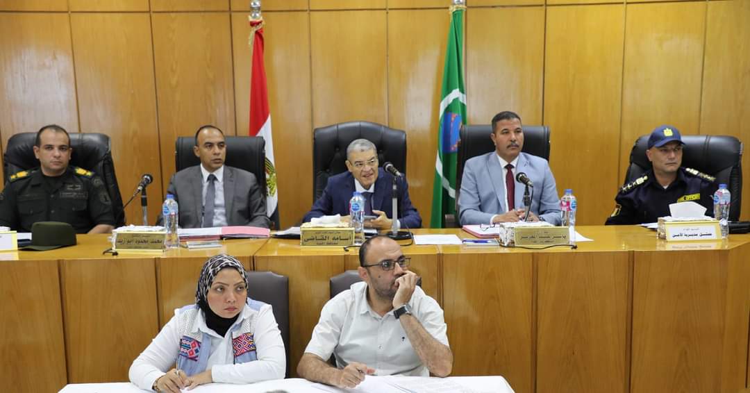 خلال اجتماع المجلس التنفيذي للمحافظة
محافظ المنيا يوجه التموين بتوفير السلع و المقررات التموينية للمواطنين وتكثيف الحملات الرقابية على الأسواق