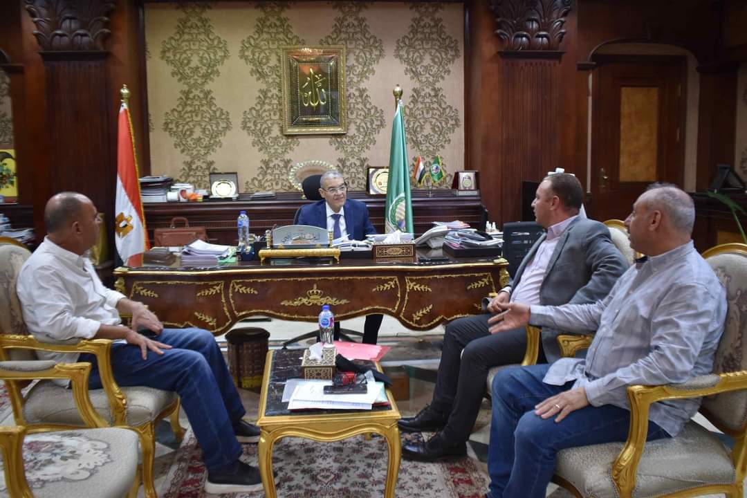محافظ المنيا يناقش عددا من الملفات المهمة مع أعضاء مجلس النواب