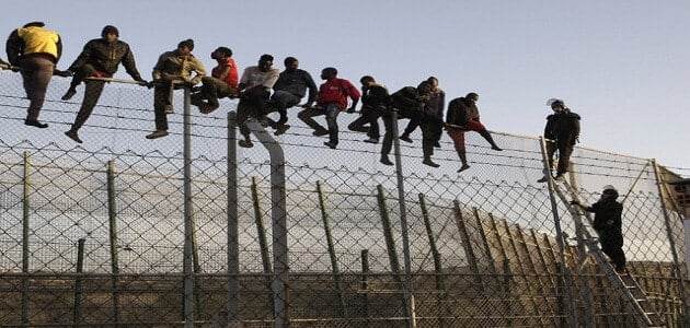 أطفال في عمر 15 عاما يذوقون مرارة الهجرة غير القانونية 