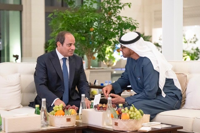 السيسي ومحمد بن زايد يتبادلان الرؤي بشأن مؤتمر تغير المناخ 