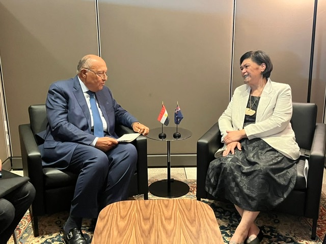 شكري يؤكد أهمية تعزيز العلاقات الاقتصادية مع نيوزلندا في شتى المجالات