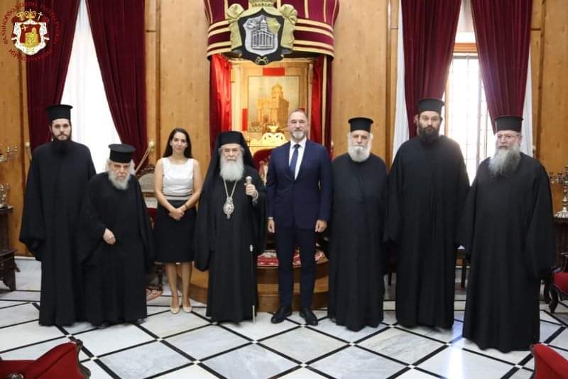 بطريرك الروم الأرثوذكس للقنصل اليوناني: ترميم القبر المقدس و إبقاء الأماكن المقدسة كأماكن عبادة للجميع