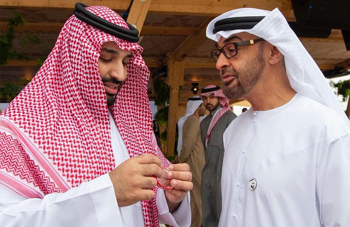 تعليق محمد بن زايد على مقابلة محمد بن سلمان مع 
