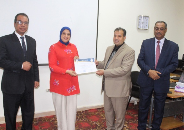 إفتتاح الدورة العاشرة من تدريب المدربين (TOT) بمركز التطوير الوظيفى – جامعة جنوب الوادى*

