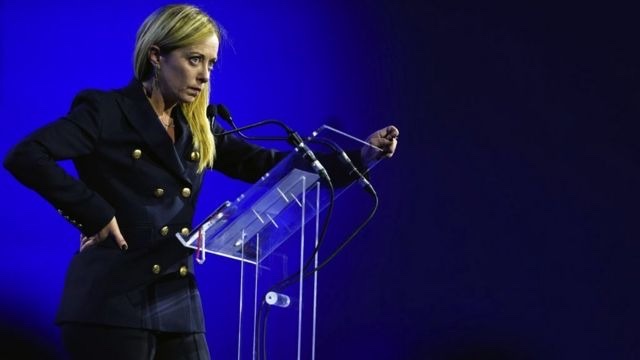 ميلوني تبعث برسالة شديدة اللهجة للمستشار الألماني.. ما علاقة تونس والهجرة؟