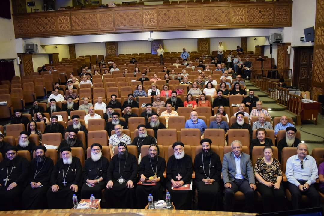 سكرتارية البابا تعقد 