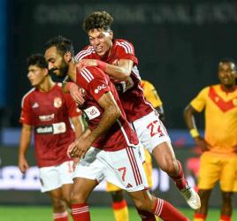 الأهلي يتقدم بثلاثية نظيفة في الشوط الأول على سان جورج 