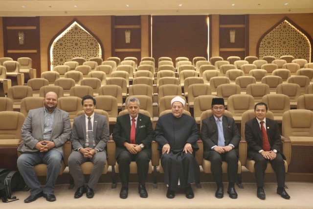 مفتي الجمهورية يستقبل وفدًا ماليزيًّا رفيع المستوى لبحث أوجه تعزيز التعاون الإفتائي