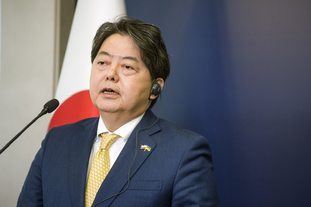 وزير خارجية اليابان يؤكد لنظيره التونسي أهمية مواصلة تطوير العلاقات في عدة مجالات متنوعة