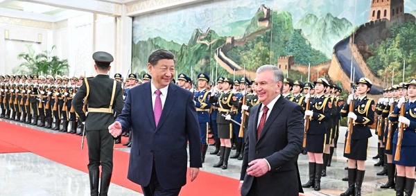 الصين وأوزبكستان ترفعان العلاقات إلى شراكة استراتيجية شاملة