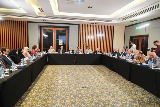 مركز أبوظبي للغة العربية يعقد اجتماعًا مع اتحاد الناشرين العرب ورؤساء الاتحادات الإقليمية