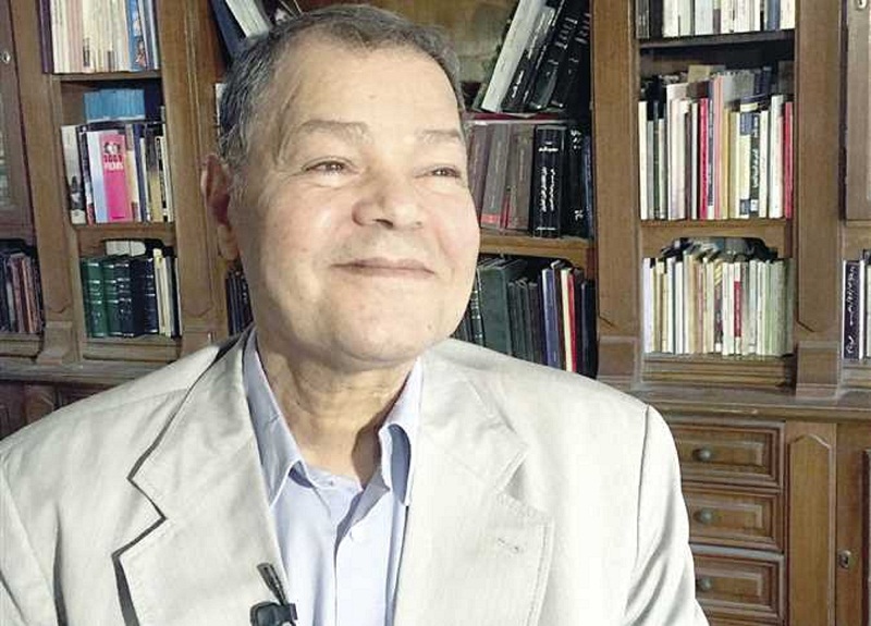 الكاتب الموسوعي محمود قاسم لـ