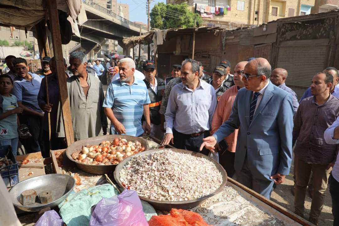 جولة تفقدية لمحافظ المنيا بالأسواق لمتابعة الأسعار وتوافر السلع الغذائية