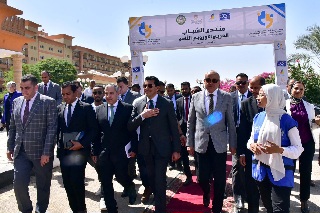 وزير الشباب ومحافظ الاقصر يفتتحان منتدي الشباب العربي الأوروبي الثامن


