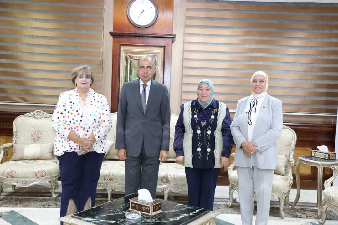 لتعزيز التنمية البشرية وتمكين المرأة محافظ المنيا يبحث مع المجلس القومي للمرأة تفعيل مبادرة “بداية”