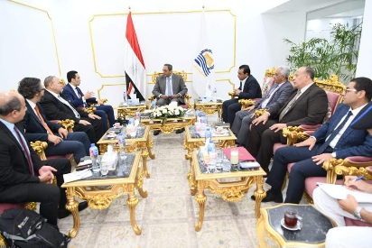 باستثمارات 600 مليون دولار .. محافظ قنا يعلن عن إقامة محطة طاقة شمسية بنجع حمادي

