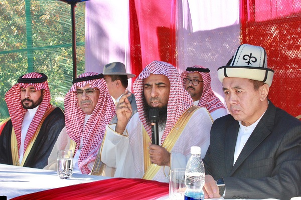 إمام وخطيب المسجد النبوي يزور جامعة قيرغيزستان الإسلامية ويلتقي منسوبيها