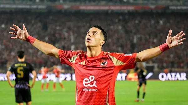الأهلى بطل القارات الثلاث يهزم العين بالثلاثة	
