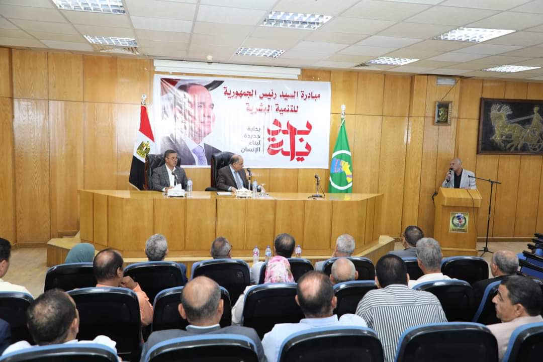 محافظ المنيا يوجه بحملات توعية للمزارعين بأهمية زراعة القمح 