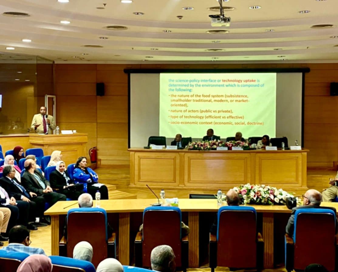 الدخيري يؤكد أهمية توفير الدعم اللازم للبحث العلمي الزراعي والباحثين
