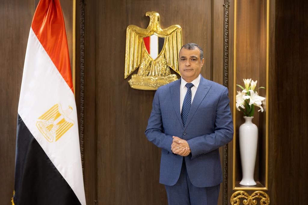 وزير الدولة للإنتاج الحربي يشارك بمعرض 